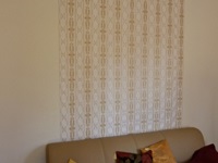 Mustertapete Senkrechtstreifen mit Muster in beige